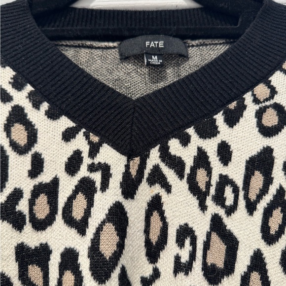 FATE Leopard Print V-Neck Sweater Size M - Picture 2 of 3